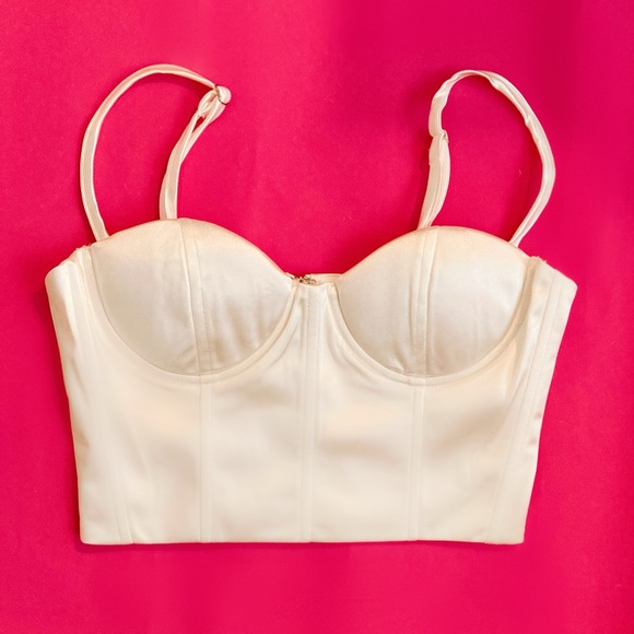 Pearl white bustier crop top - Picture 4 of 6